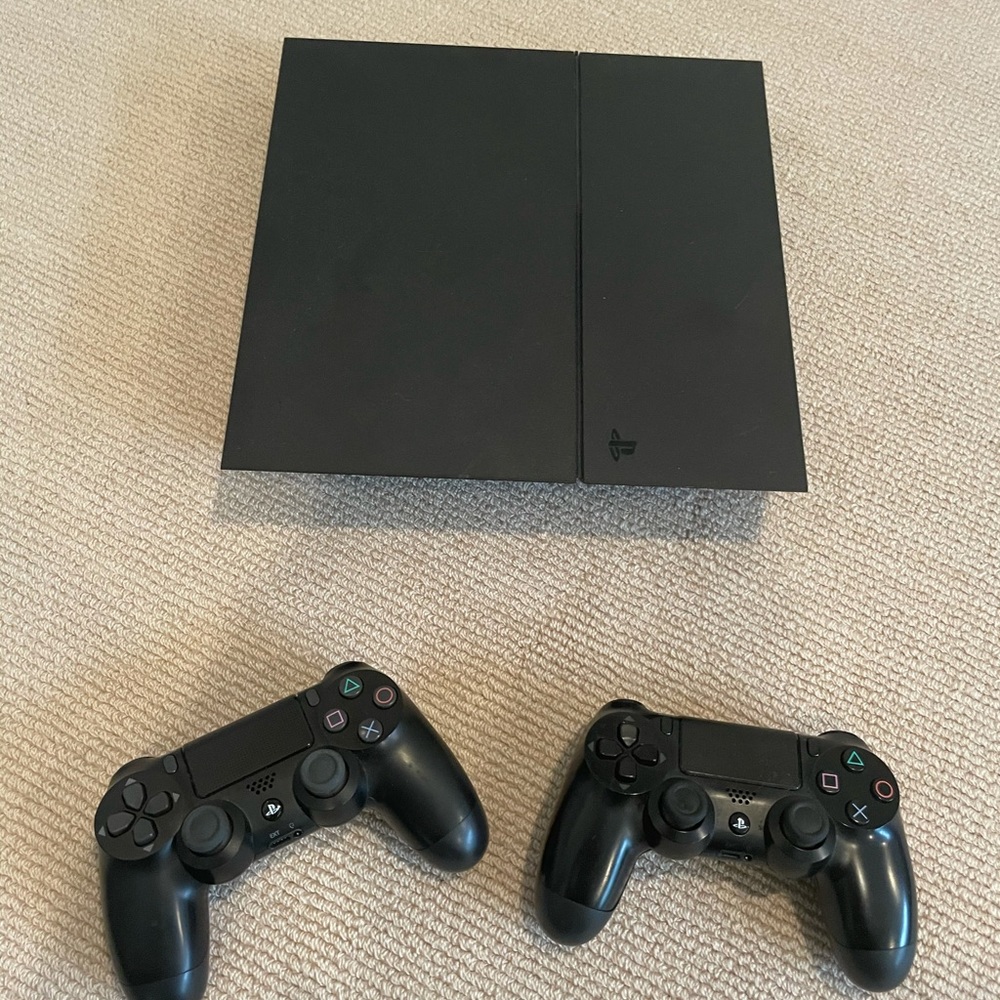 Play station 4 great condition Los Angeles seller